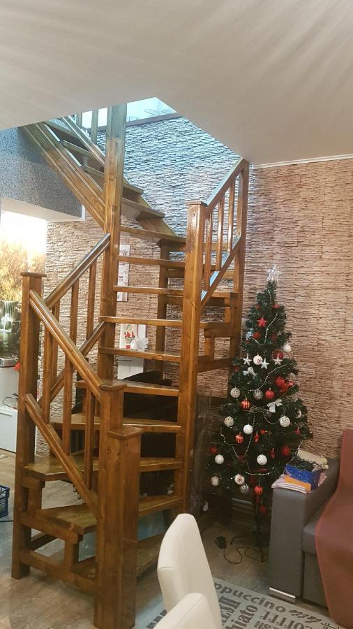Отель Casa Cojanu Петрошани Экстерьер фото
