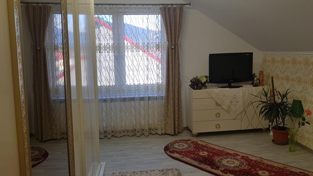 Отель Casa Cojanu Петрошани Экстерьер фото